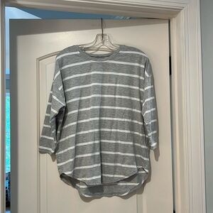 Vineyard Vines  Deluxe Gray White Striped Oversized 3/4 sleeve Tshirt Size S